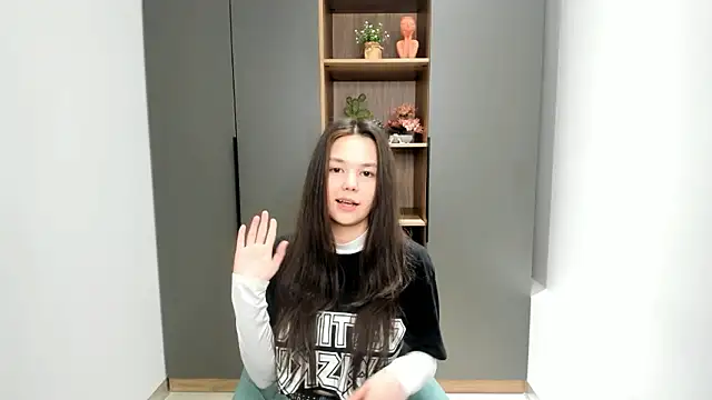 Snapshot of MindaGuyett chatting on February 3, 6:40 am MindaGuyett online show from February 3, 6:40 am