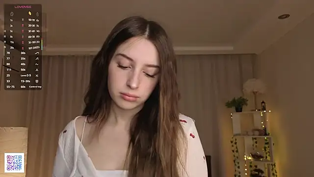 Snapshot of LeanneDinkle chatting on March 13, 4:30 am LeanneDinkle online show from March 13, 4:30 am