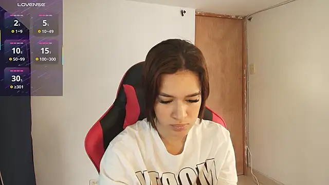 Snapshot of Zoe-Walzer chatting on March 18, 4:43 pm Zoe-Walzer online show from March 18, 4:43 pm