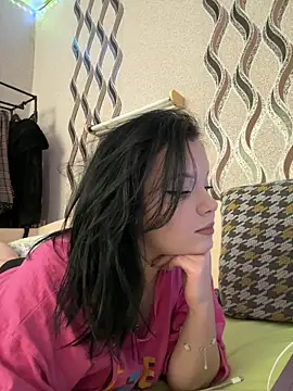 Lesllie  online show from February 3, 9:03 am