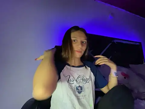 alison parkerr26 online show from February 7, 3:32 am