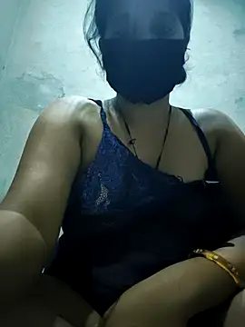 Snapshot of Sexy_khushi19 chatting on April 26, 1:47 am Sexy khushi19 online show from April 26, 1:47 am