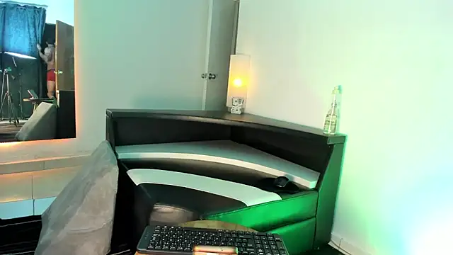 Snapshot of CRISTHIAN_WOLF1 chatting on May 7, 1:11 am CRISTHIAN WOLF1 online show from May 7, 1:11 am