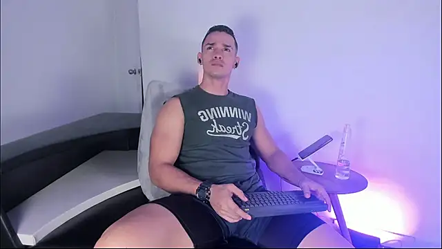Snapshot of CRISTHIAN_WOLF1 chatting on May 21, 8:16 pm CRISTHIAN WOLF1 online show from May 21, 8:16 pm