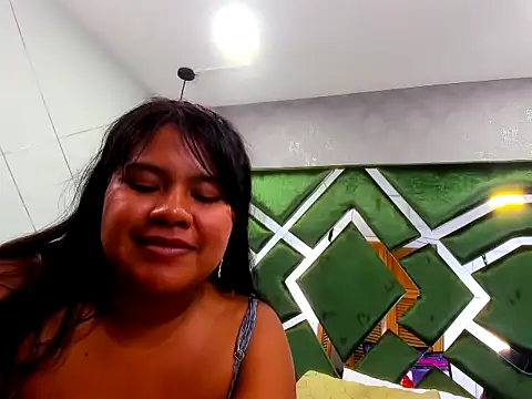 BellaAndNethan online show from February 5, 7:40 pm