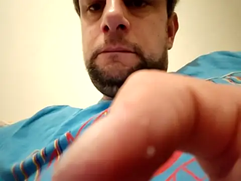 Snapshot of NiceToes43 chatting on March 2, 6:04 pm NiceToes43 online show from March 2, 6:04 pm