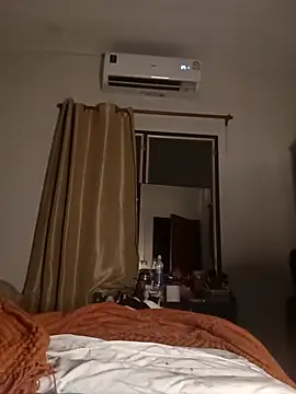 Snapshot of Seductive_Simon333 chatting on March 8, 8:12 pm Seductive Simon333 online show from March 8, 8:12 pm