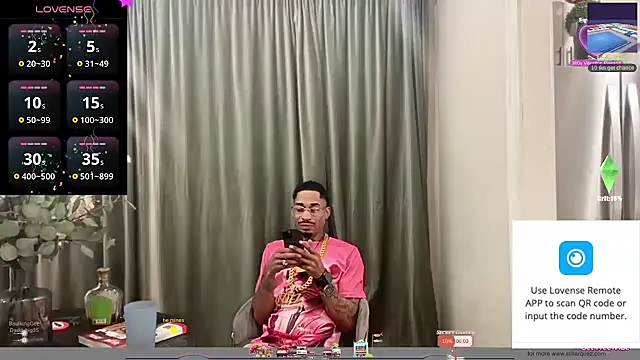 Snapshot of StillArQuez chatting on June 22, 1:07 am StillArQuez online show from June 22, 1:07 am