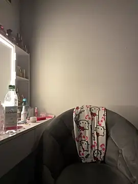 Just-Lilly online show from June 9, 3:51 am