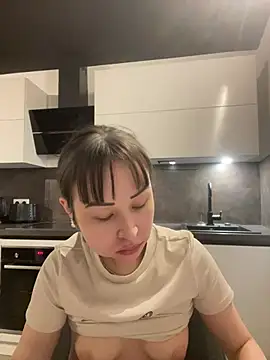 Just-Lilly online show from July 21, 7:27 pm