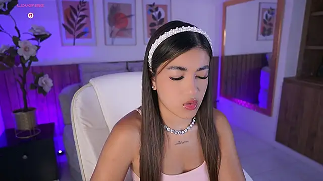 IvyGrabes online show from May 5, 7:11 pm