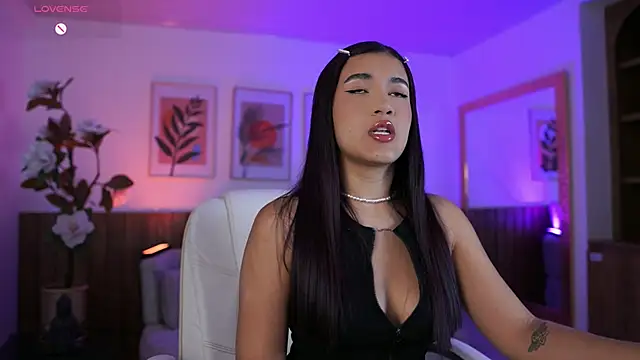 IvyGrabes online show from July 13, 11:35 am