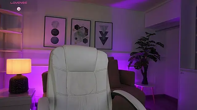 IvyGrabes online show from July 24, 11:41 am