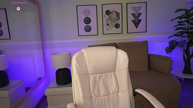 IvyGrabes online show from July 28, 2:13 pm