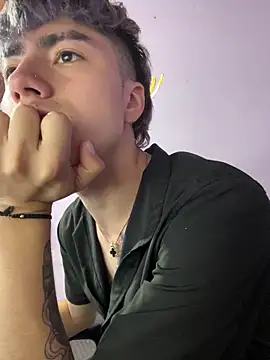 Snapshot of AlexanderCollman2 chatting on March 12, 5:35 am AlexanderCollman2 online show from March 12, 5:35 am