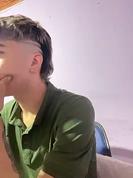 Snapshot of AlexanderCollman2 chatting on March 18, 5:43 am AlexanderCollman2 online show from March 18, 5:43 am