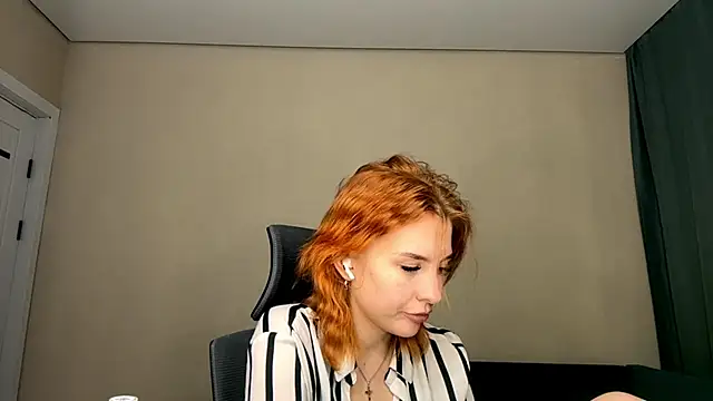 LuxuryRita online show from February 9, 1:48 pm