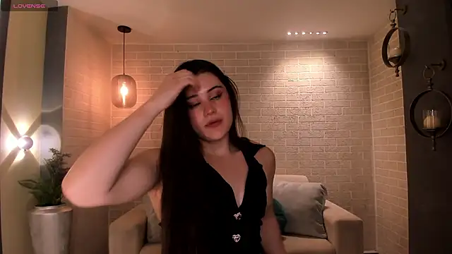 Snapshot of DemiNova chatting on March 6, 10:45 am DemiNova online show from March 6, 10:45 am