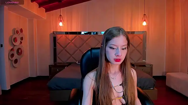 IsabellaMorettiX online show from August 2, 4:22 am