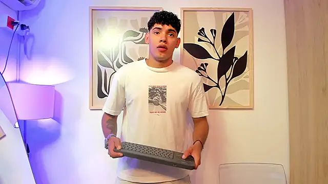 justin payn14 online show from March 13, 3:29 pm