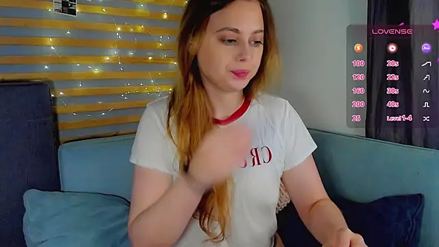 Alice Wanderr online show from March 26, 2:39 am