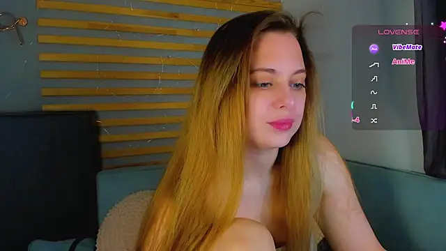 Alice Wanderr online show from April 7, 1:28 am