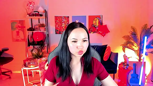 SophiaTurner online show from February 16, 4:36 pm