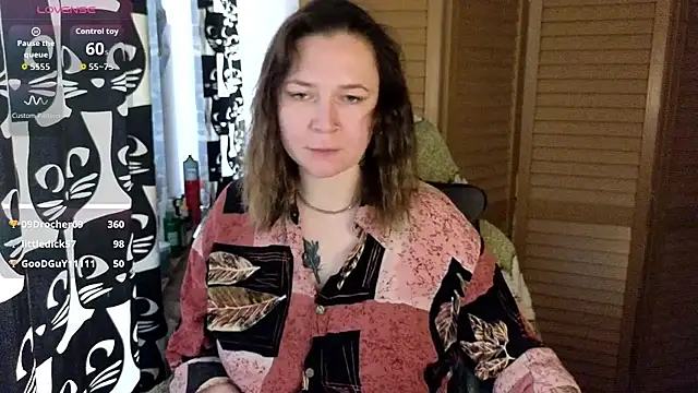 Snapshot of Ozalin_ chatting on June 3, 2:33 pm Ozalin online show from June 3, 2:33 pm
