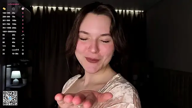 DelindaToste online show from March 21, 6:11 pm