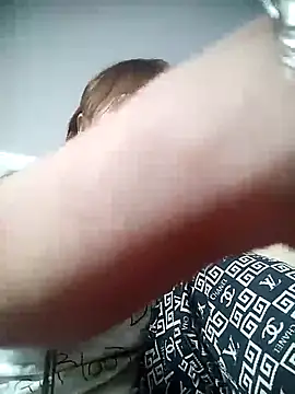 Snapshot of cute-hiphop chatting on June 22, 5:21 pm cute-hiphop online show from June 22, 5:21 pm