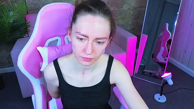 KristineValbuena online show from February 9, 1:09 am