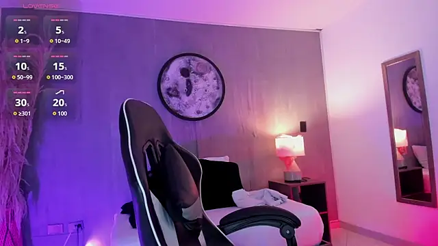 charlottee27  online show from May 30, 1:57 am