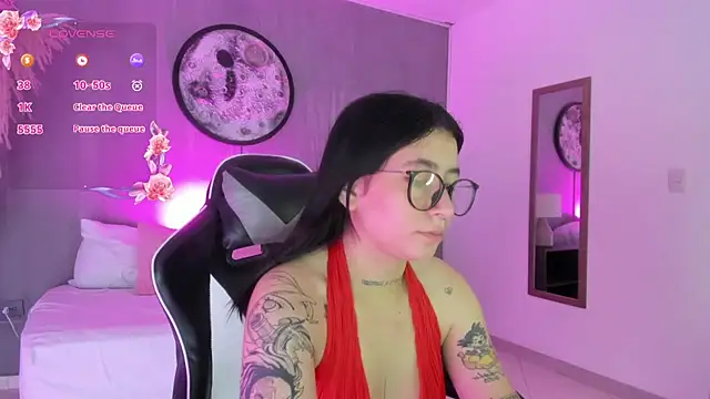 charlottee27  online show from June 26, 1:54 am