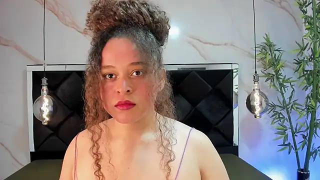 IrinaVoshh  online show from March 23, 7:18 pm