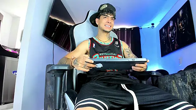 miguel aguirre  online show from March 24, 1:16 pm