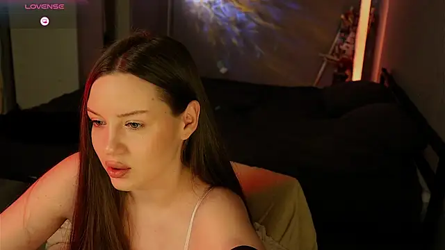 Alisia here online show from April 3, 3:26 am