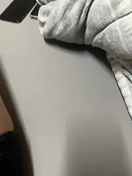 Aa121566 online show from February 7, 8:51 am