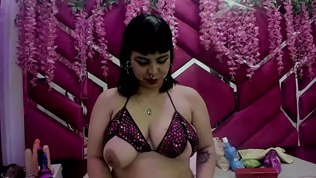 Snapshot of vanesa_bobs chatting on May 1, 3:44 am vanesa bobs online show from May 1, 3:44 am