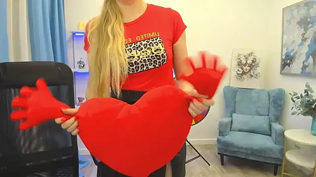 Snapshot of CharlotteKerti chatting on March 25, 12:55 pm CharlotteKerti online show from March 25, 12:55 pm