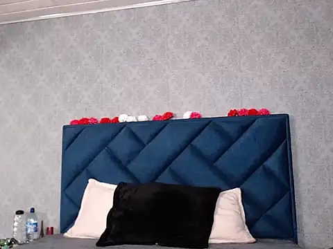 Lia tomson online show from February 9, 6:56 pm