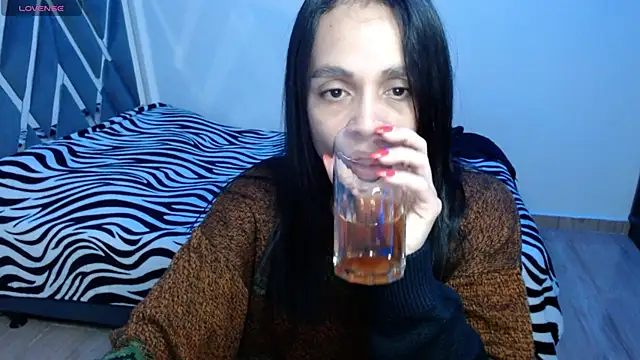 Snapshot of paula_lopez__ chatting on April 10, 11:42 pm paula lopez online show from April 10, 11:42 pm