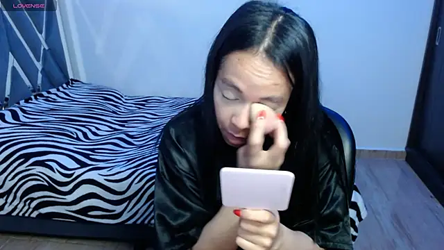 Snapshot of paula_lopez__ chatting on April 14, 10:27 pm paula lopez online show from April 14, 10:27 pm