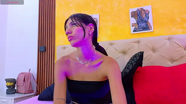 Snapshot of skinny_dubois chatting on March 9, 1:59 pm skinny dubois online show from March 9, 1:59 pm