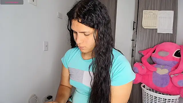 Snapshot of alys_love chatting on March 16, 4:33 pm alys love online show from March 16, 4:33 pm