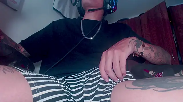 theskateboy online show from March 27, 8:37 am