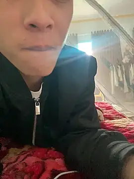 Snapshot of tuncube chatting on March 3, 4:40 am tuncube online show from March 3, 4:40 am