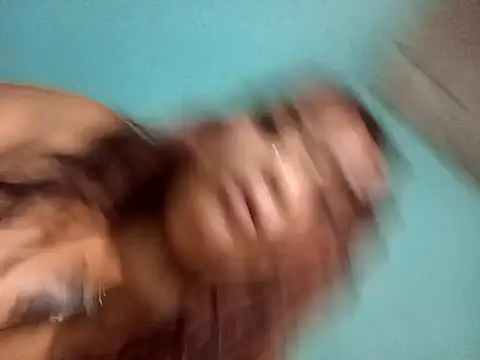 Snapshot of TululipuZ chatting on February 24, 3:26 am TululipuZ online show from February 24, 3:26 am