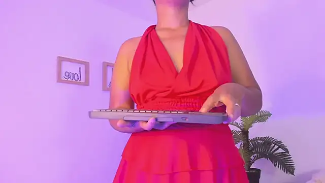 im anthonella online show from February 8, 4:05 am