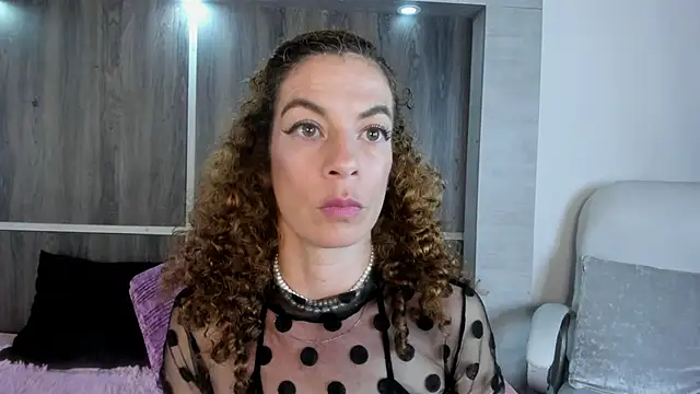 Snapshot of Brynaa chatting on March 20, 5:12 am Brynaa online show from March 20, 5:12 am