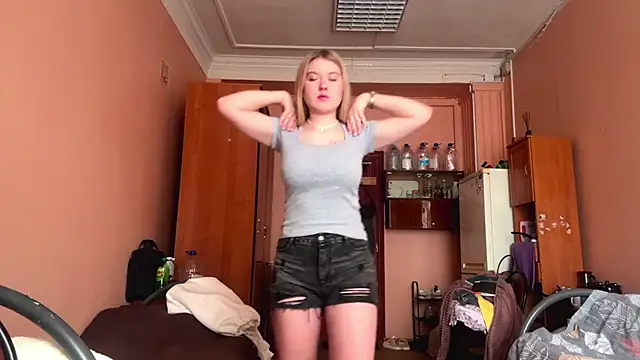 colamy online show from February 8, 6:17 am